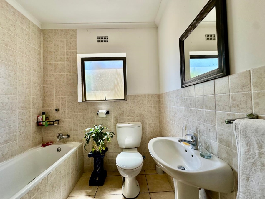 2 Bedroom Property for Sale in Bardale Village Western Cape